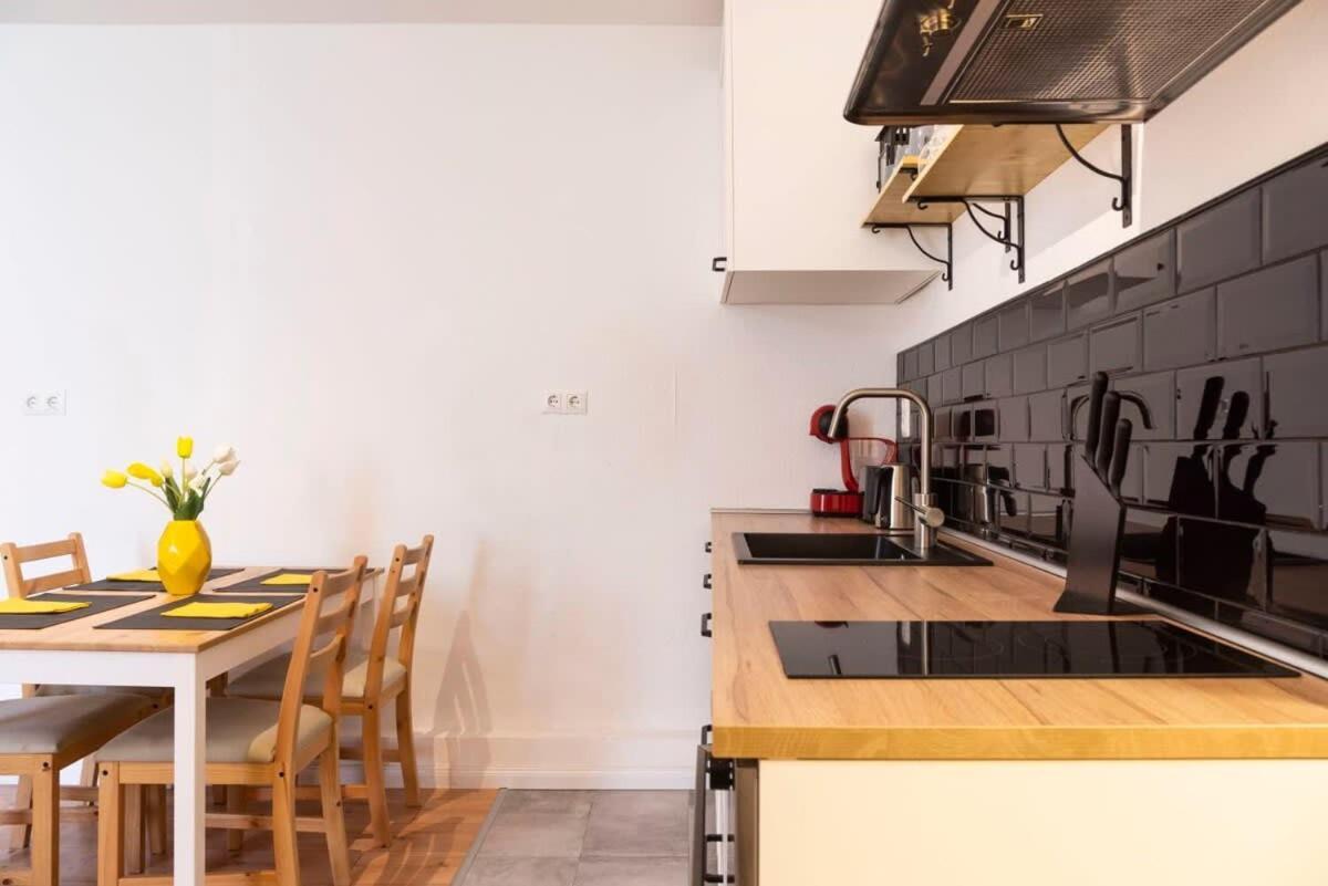 2 Bedroom In Great Location In Kreuzberg เบอร์ลิน ภายนอก รูปภาพ